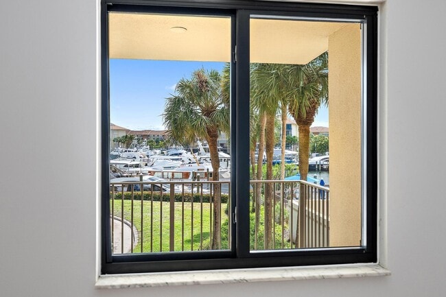 Building Photo - 1501 Marina Isle Way