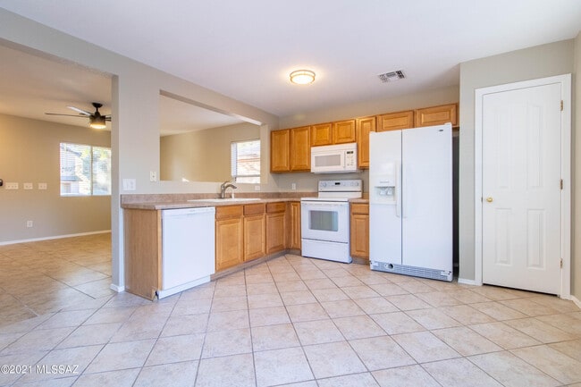 Building Photo - 7043 S Gull Ln