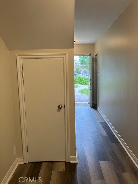 Building Photo - 57 Margate Square