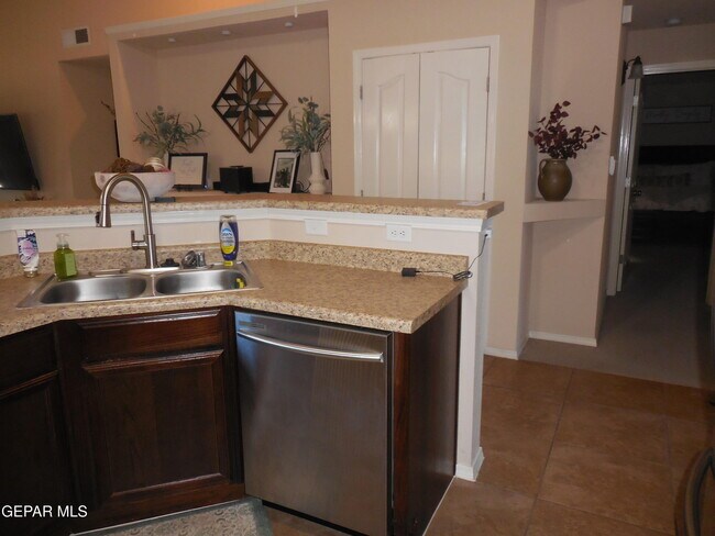 Building Photo - 12572 Paseo Lindo Dr