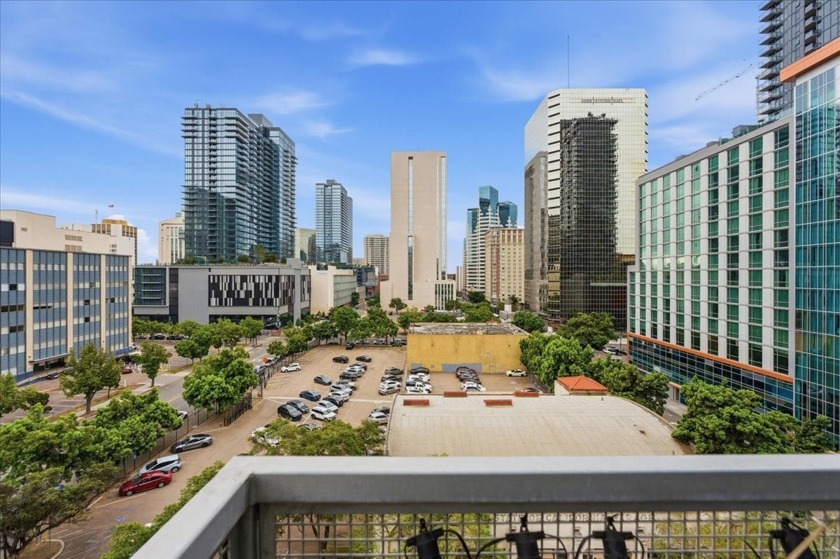 Building Photo - 350 W Ash St