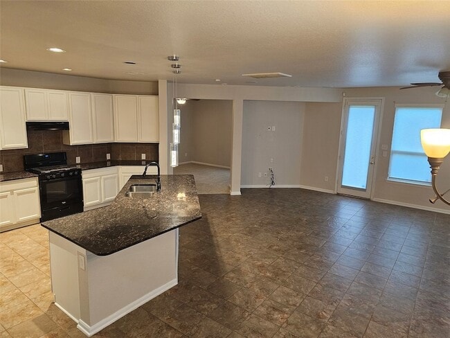 Building Photo - 4330 Lake Cypress Cir