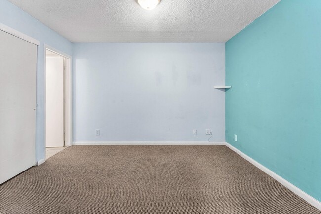 Building Photo - 612 Executive Center Dr