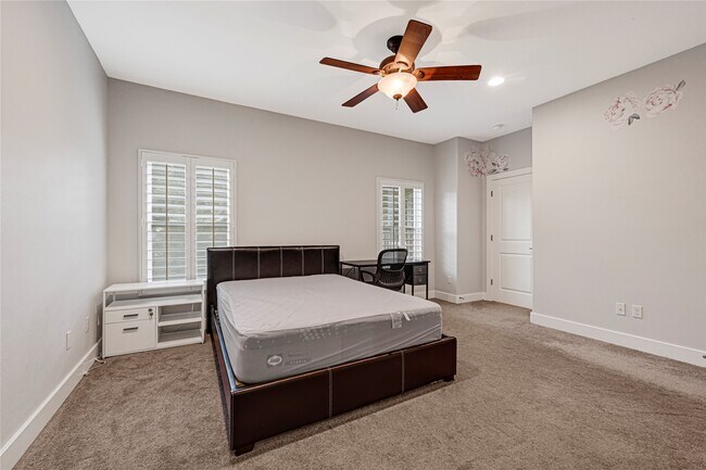 Building Photo - 11218 Gallant Ridge Ln