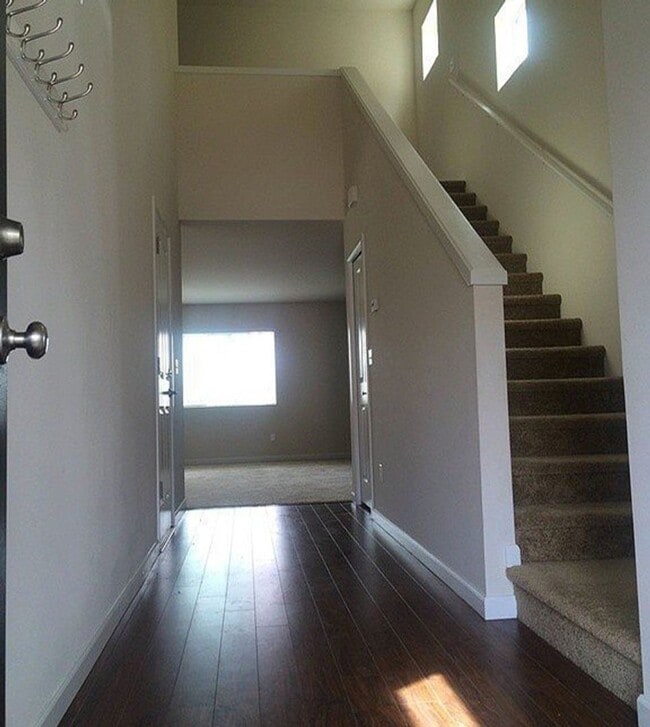 Building Photo - Luxurious Home in Lynnwood with 4 bed and 2.5 Bath
