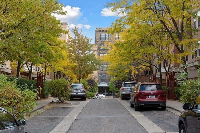 Building Photo - 645 N 1st St