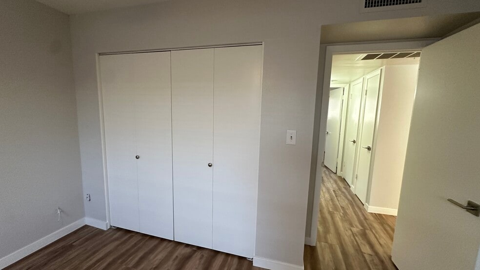 Building Photo - 2808 S Mill Ave