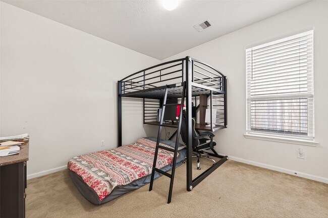 Building Photo - 28423 Aubrey Orchard Ln