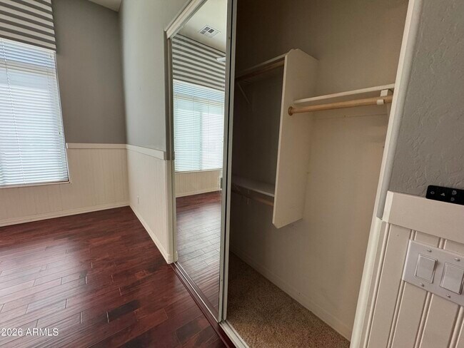 Building Photo - 3172 E Birchwood Pl