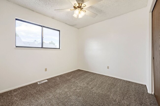 Building Photo - 10210 Quivas St