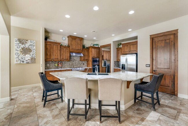 Building Photo - 3940 Duke Dr
