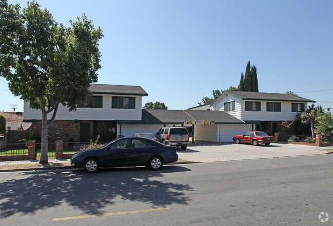 Building Photo - 3732 Bell Ave