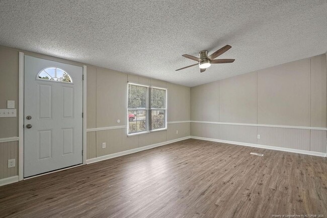 Building Photo - 226 Twin Creek Dr