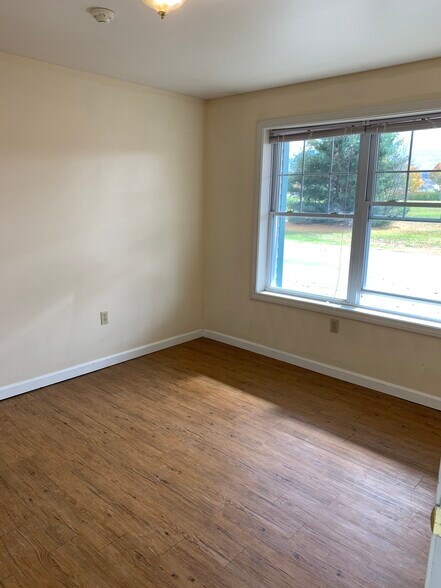 Building Photo - 89 Kinney Dr