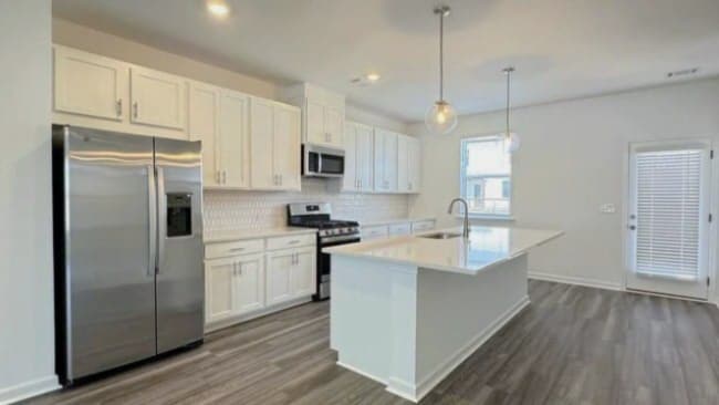 Building Photo - 7 Peeples Dr