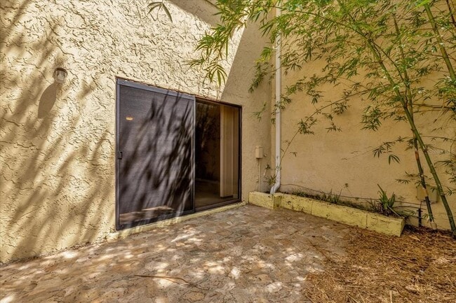 Building Photo - 5852 Windhover Dr