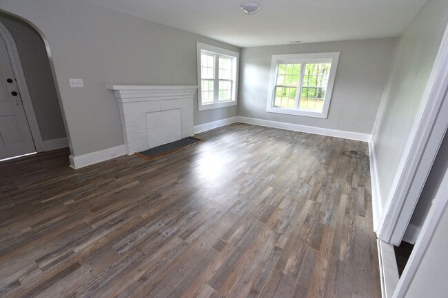 Building Photo - 4136 Sunset Ave