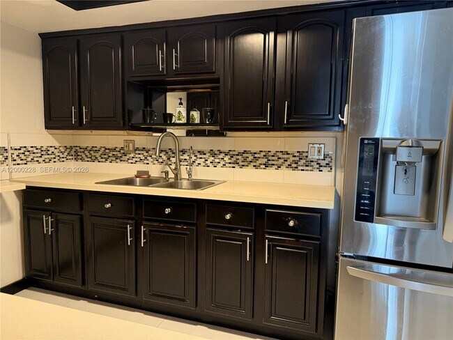 Building Photo - 13505 NE 23rd Ct