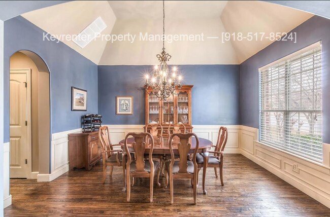 Building Photo - 5 Bed 4 Bath Rental Home Bixby