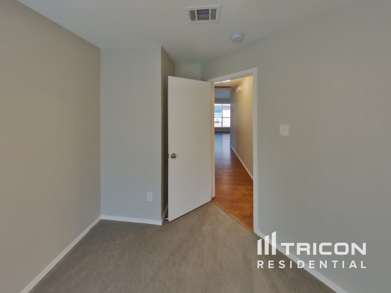 Building Photo - 745 Buffalo Springs Dr