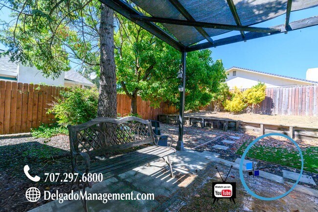 Building Photo - 332 Robles Way