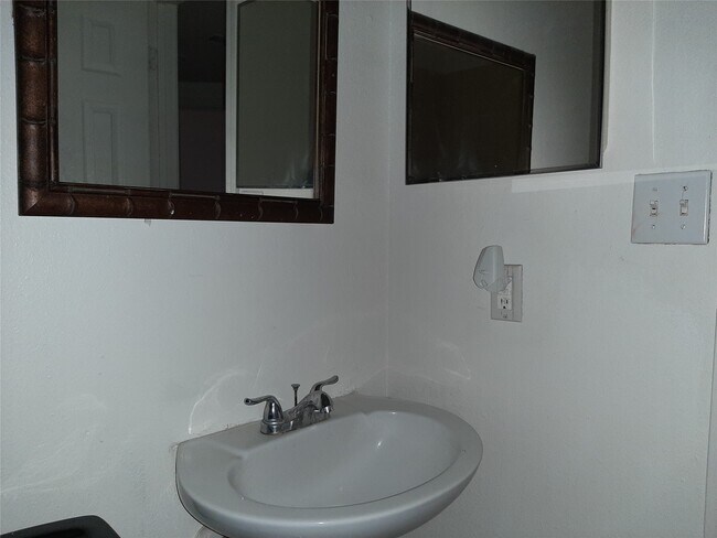 Building Photo - 4542 Otterbury Dr