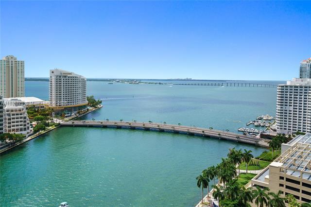 Building Photo - 495 Brickell Ave