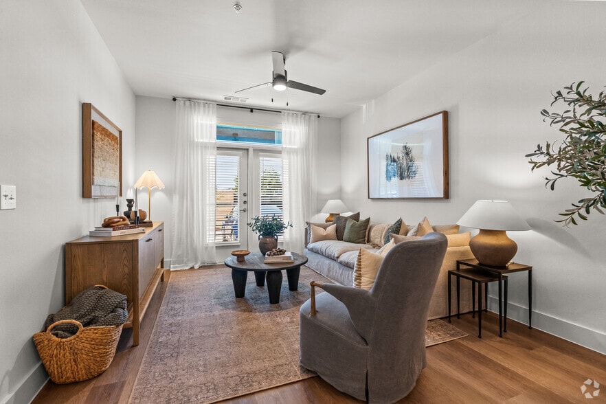 1BR, 1BA - 774SF - The Crawford