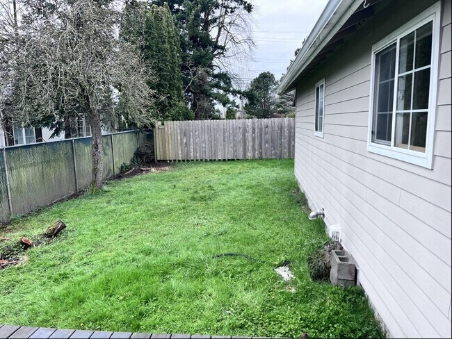 Building Photo - 3239 Cherrywood Ave