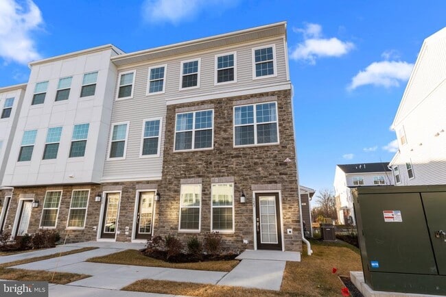 Building Photo - 123 Stoutsburg Blvd