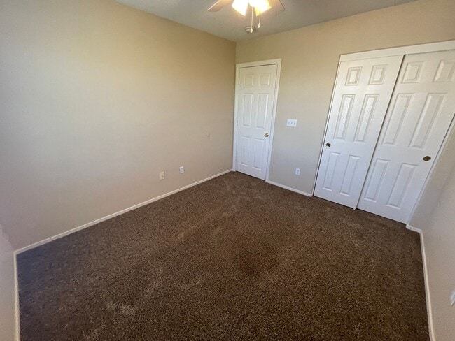 Building Photo - 3 Bedroom 2 1/2 Bathroom w/Den & Loft