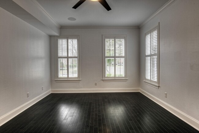 Building Photo - 5912 Auden St