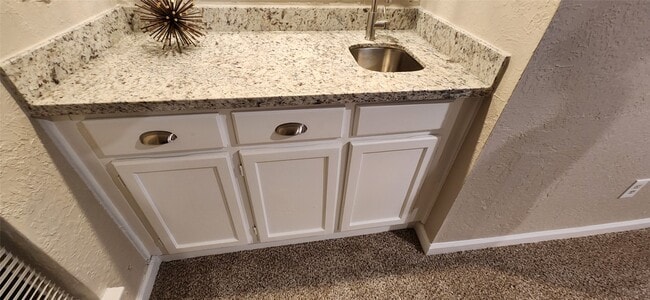 Building Photo - 15334 Oak Terrace Dr