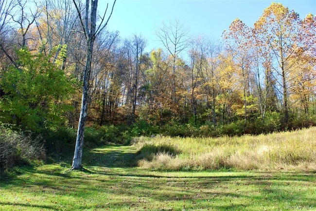 Building Photo - 3 Spruce Hl