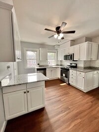 Building Photo - 686 River St