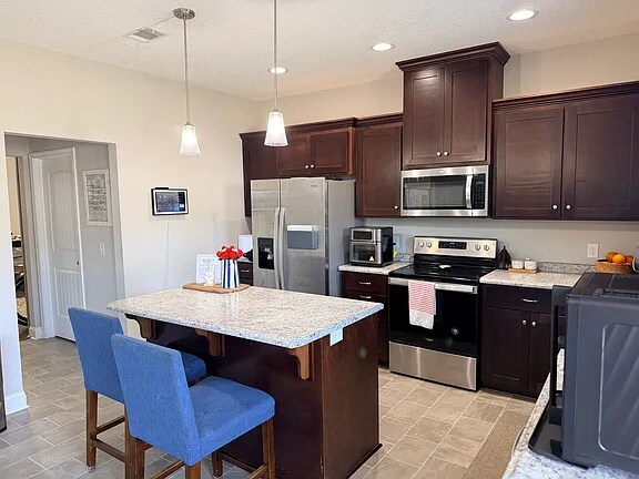 Building Photo - 554 Thorp Circle