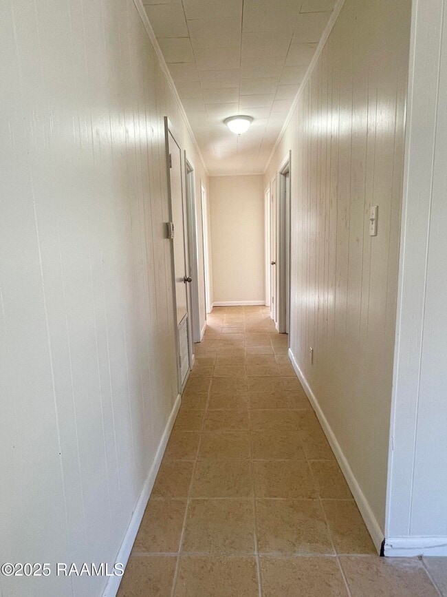 Building Photo - 1084 Red Barn Rd