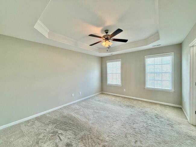 Building Photo - Stunning 3BD, 3.5BA Raleigh Townhome in th...