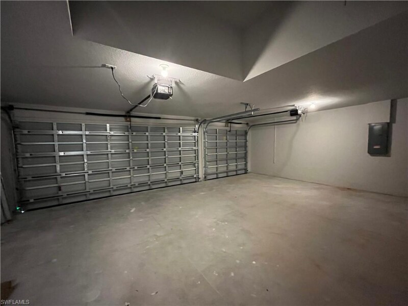 Building Photo - 4012 Country Club Blvd