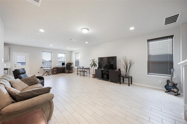 Building Photo - 108 Drifter Ln