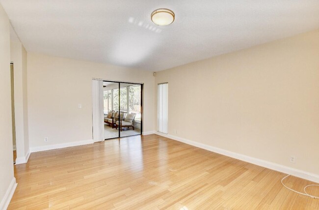 Building Photo - 17768 Maplewood Dr