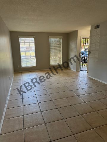 Building Photo - 3240 Forest Glen St