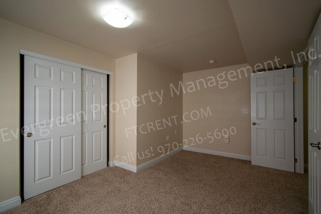 Building Photo - 2214 Bow Side Dr