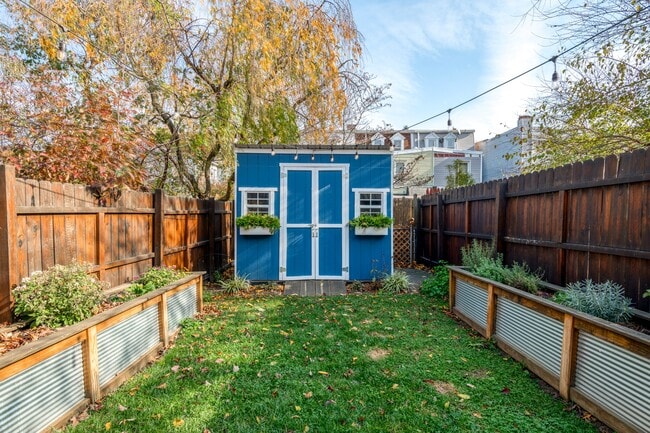 Building Photo - 537 N Mary St