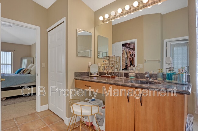 Building Photo - 6808 Amici Ct