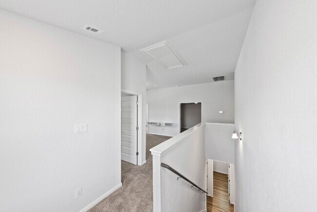 Building Photo - Greenbelt, Second En Suite, Media and Game...