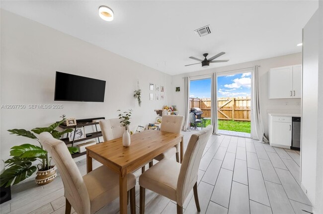 Building Photo - 1158 SE 23rd Ave