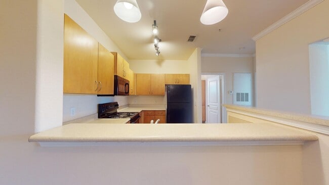 Building Photo - Welcome home to this charming 2-bedroom, 2...