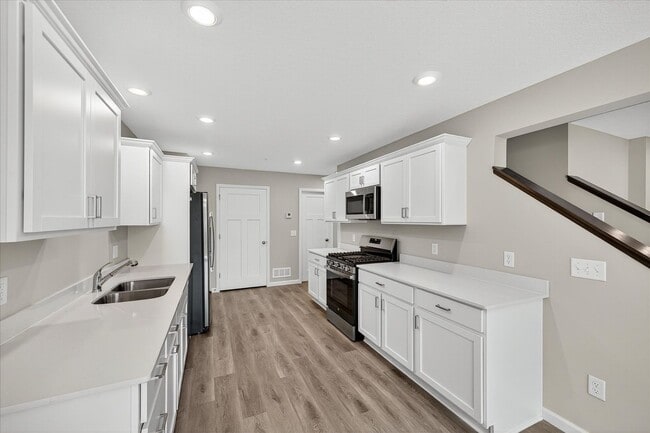 Building Photo - New construction end-unit townhome in Zimmerman!