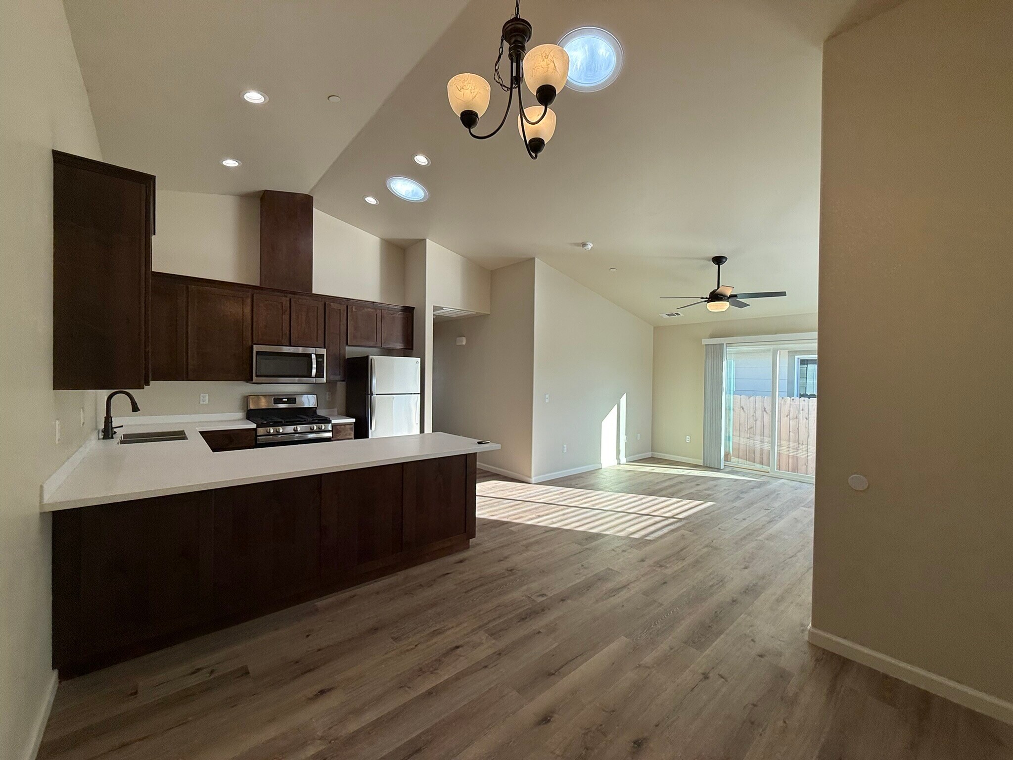 Building Photo - 1660 Ascent Pl